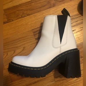 Dr. Marten’s white Spence chelsea boot Size 5/EU 36